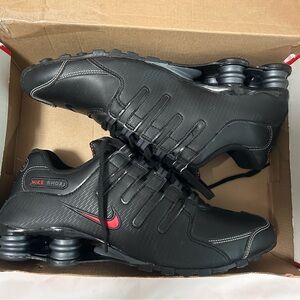 VNDS Men’s Nike Shox NZ sz 10 Black/Varsity Red 378341-017